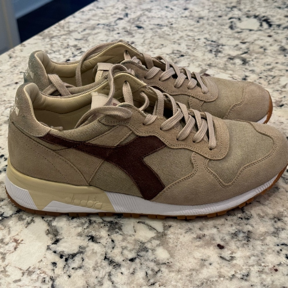 Diadora Cream and Brown Shoes